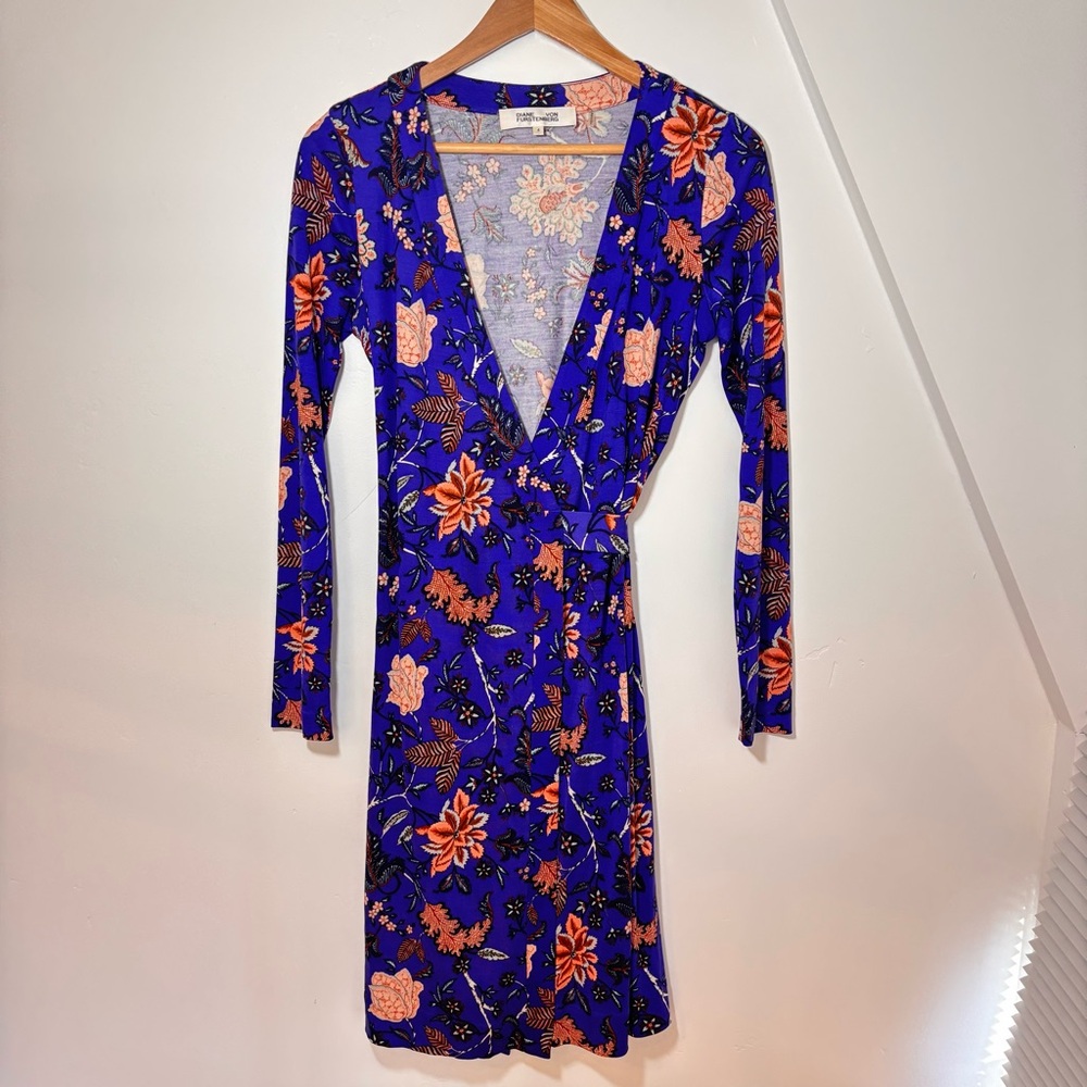 DIANE von FURSTENBERG DVF Blue Purple Floral Print Julian Silk Wrap Dress Sz 4 - Picture 2 of 14